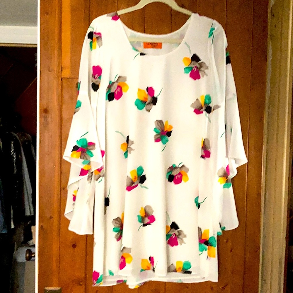 Boutique chiffon white shift dress, floral print